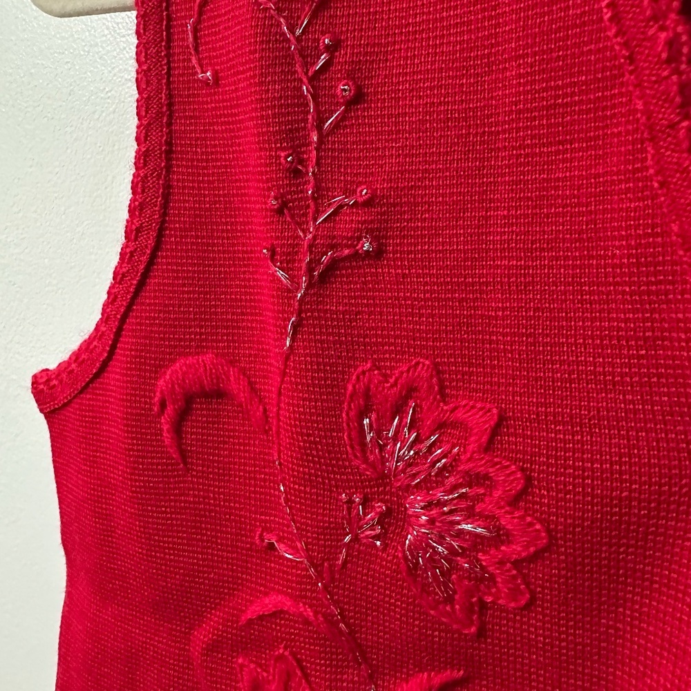 Vintage Red Sweater Vest Womens M Floral Embroidered Button Front Cottagecore - Picture 2 of 7